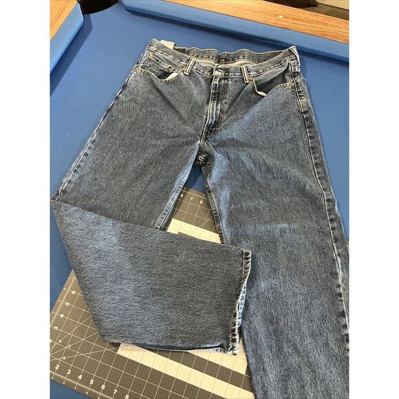Levi's 550 Relaxed Fit Men's 36x32 Blue Jeans 100% Cotton Medium Stonewash Fade - Picture 7 of 8